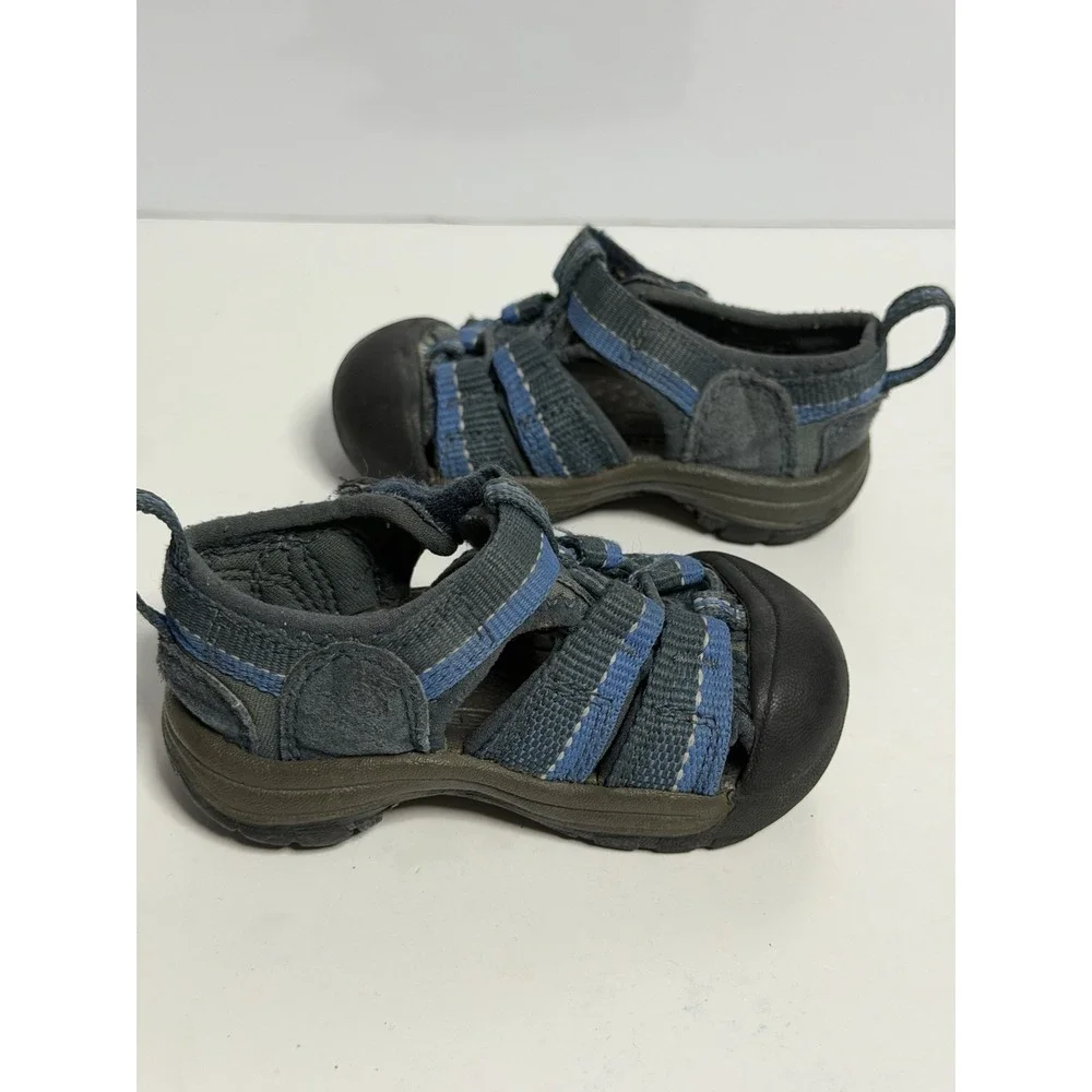 KEEN Newport H2 Sandals Kids Toddler Size 4 Closed Toe Water Shoes Washable C-4